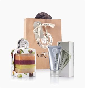 regalo-pack-jabones-y-crema-de-manos-la-chinata-1.jpg Dárkový Balíček 4 Mýdla Řemeslné Výroby, Krém Na Ruce Proti Stárnutí